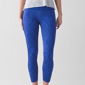 Lululemon Crops Ebb to the Street Wunder Under